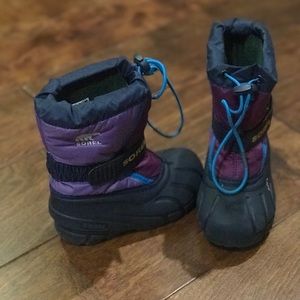 Girls Sorel Boots. Size 10 good condition!!